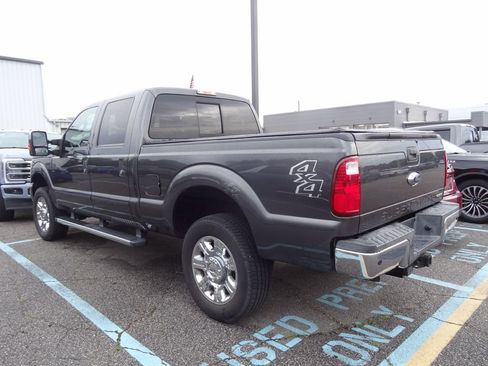 Used 2016 Ford F250 Lariat w/ Chrome Package AWD/4WD image 4
