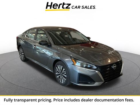 Used 2025 Nissan Altima 2.5 SV FWD image 1