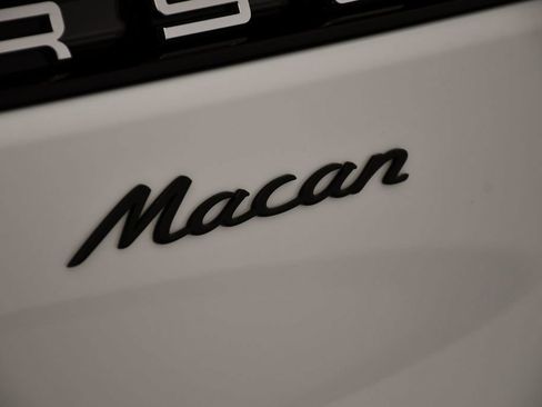 Certified 2026 Porsche Macan AWD/4WD image 11