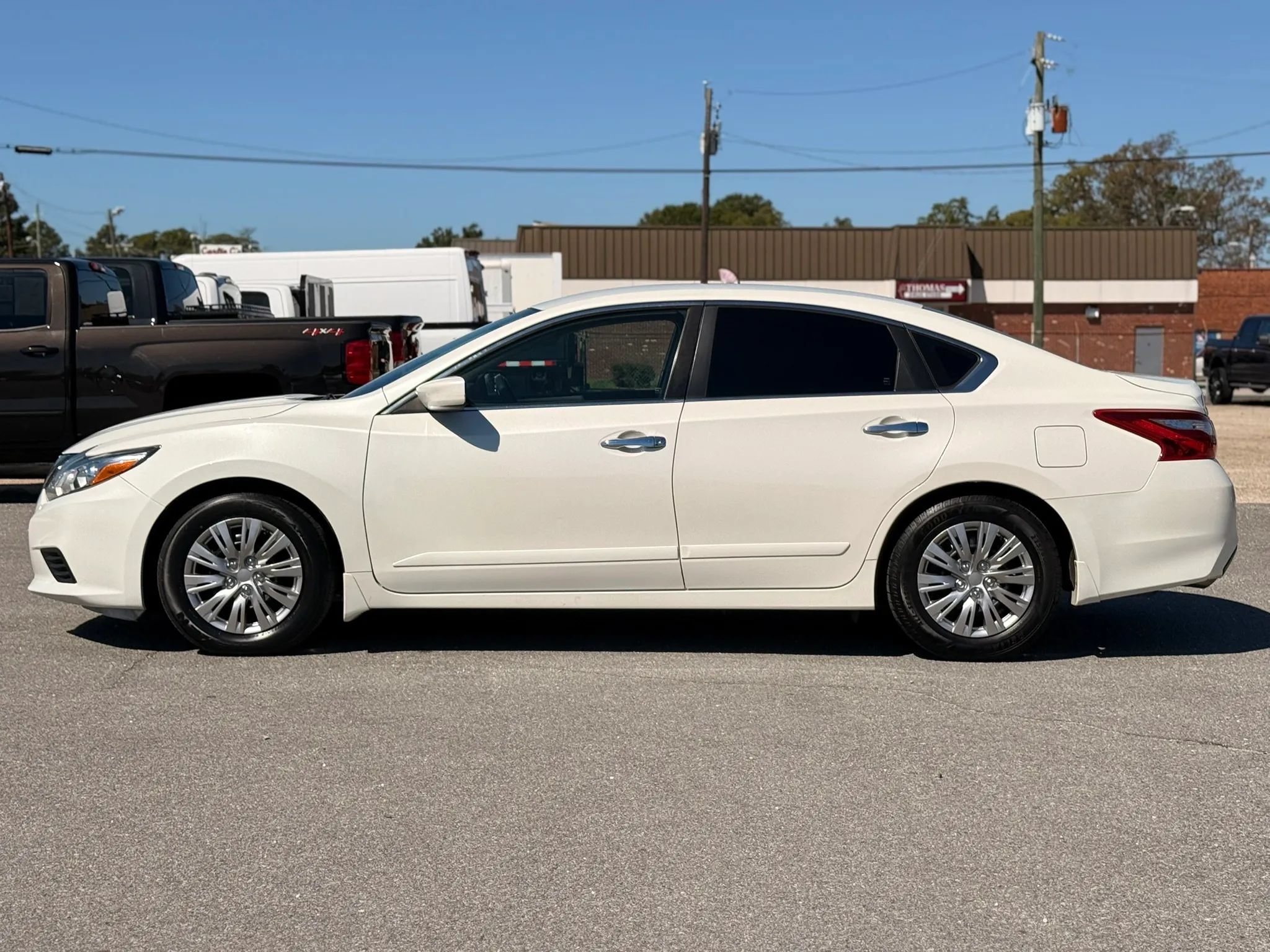 Used 2017 Nissan Altima 2.5 S w/ Power Driver Seat Package FWD image 6