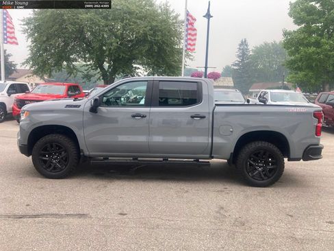 Used 2024 Chevrolet Silverado 1500 LT Trail Boss w/ Convenience Package II AWD/4WD image 8