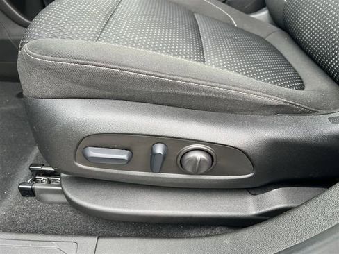 Certified 2023 GMC Acadia SLE w/ Driver Convenience Package image 18