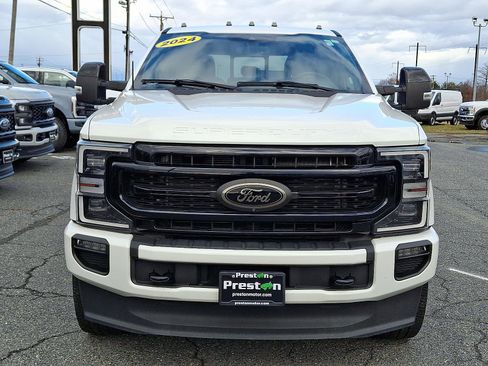 Used 2022 Ford F250 Lariat w/ Black Appearance Package image 2