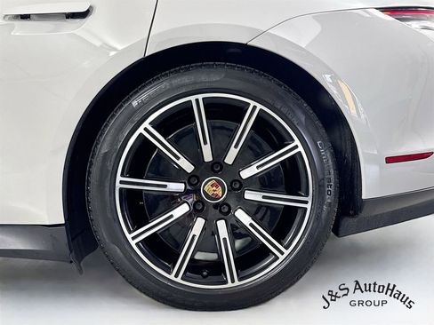 Used 2021 Porsche Taycan image 39