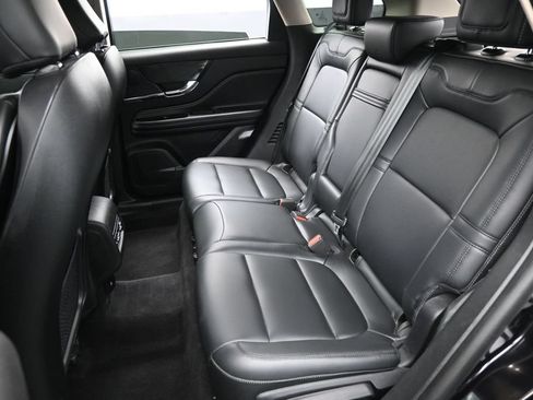 Used 2025 Lincoln Corsair AWD image 26
