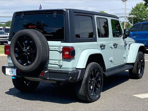 Used 2023 Jeep Wrangler Unlimited Sahara w/ Cold Weather Group AWD/4WD image 10