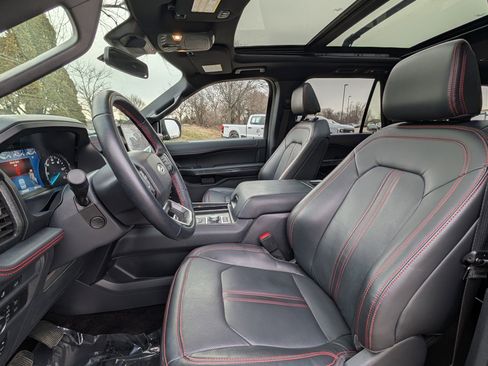 Used 2022 Ford Expedition Limited image 10