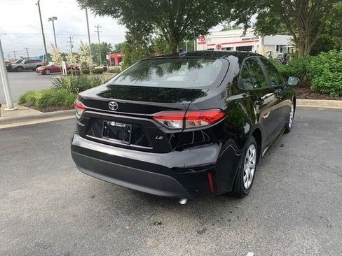 Certified 2025 Toyota Corolla LE FWD image 8