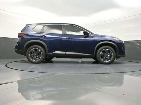Used 2024 Nissan Rogue SV AWD/4WD image 39