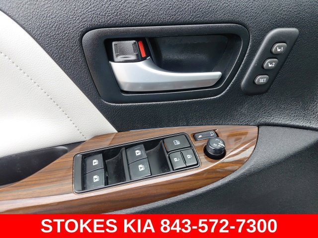 Used 2019 Toyota Sienna Limited Premium AWD/4WD image 16