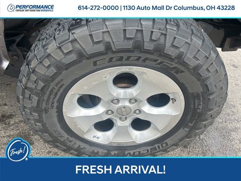 Used 2014 Jeep Wrangler Unlimited Sahara w/ Connectivity Group AWD/4WD image 11