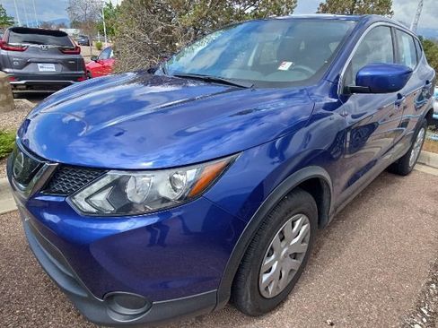 Used 2019 Nissan Rogue Sport S AWD/4WD image 2