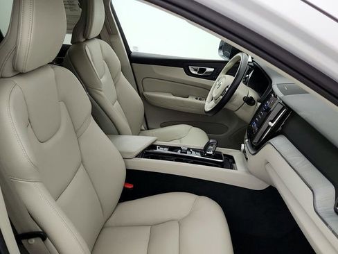 Used 2024 Volvo XC60 T8 Plus image 24