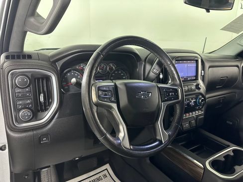 Used 2019 Chevrolet Silverado 1500 LT Trail Boss AWD/4WD image 16