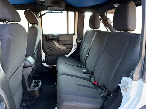 Used 2017 Jeep Wrangler Unlimited Sport w/ Connectivity Group AWD/4WD image 19