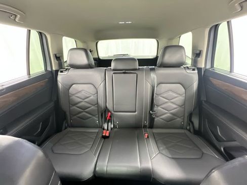 Used 2025 Volkswagen Atlas SE AWD/4WD image 28