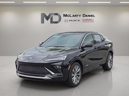 New 2026 Buick Envista Avenir FWD image 2
