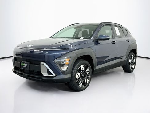 Used 2025 Hyundai Kona SEL AWD/4WD image 3