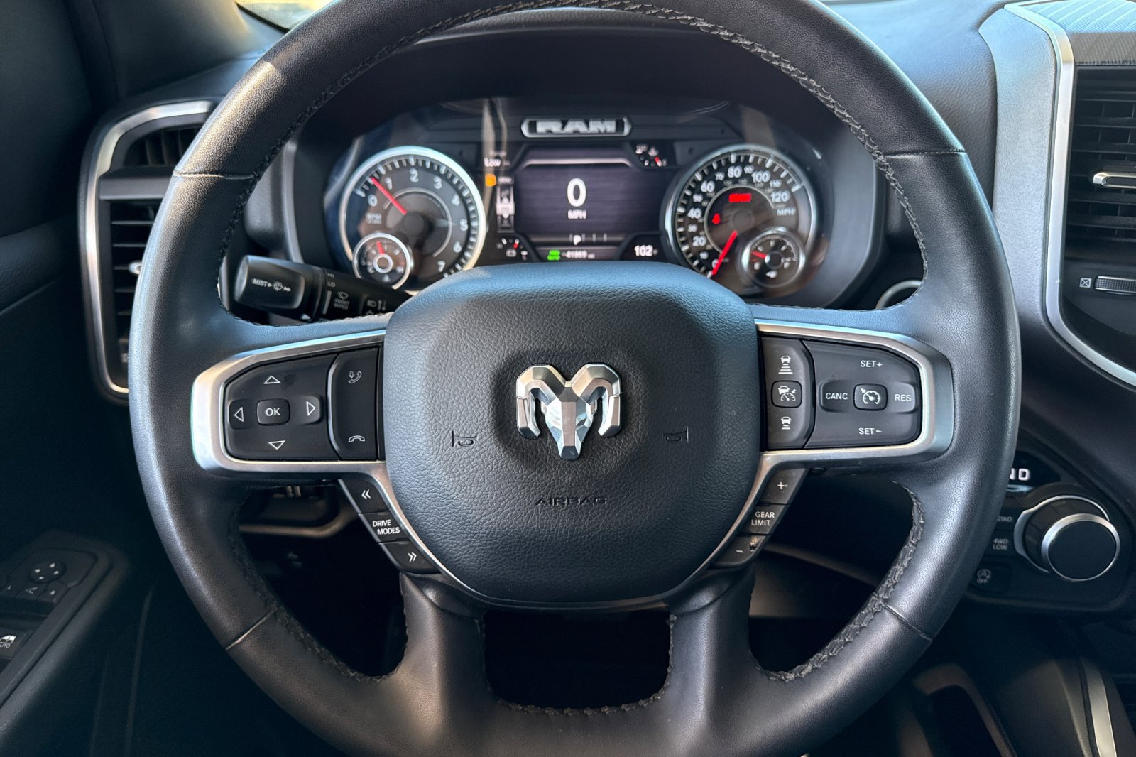 Used 2025 RAM 1500 Big Horn AWD/4WD image 35