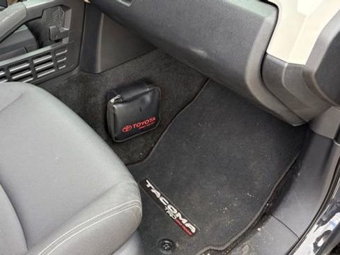 Used 2024 Toyota Tacoma TRD Off-Road image 29