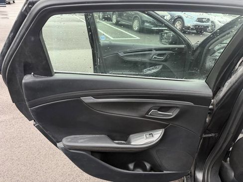 Used 2017 Chevrolet Impala LT w/ Convenience Package image 19