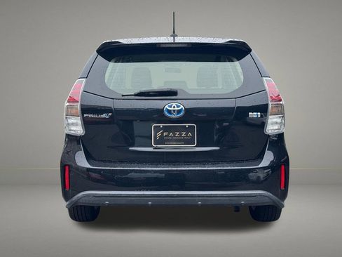 Used 2017 Toyota Prius V Three image 4