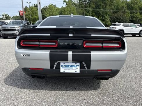 Used 2023 Dodge Challenger SRT Hellcat w/ Driver Convenience Group RWD image 4