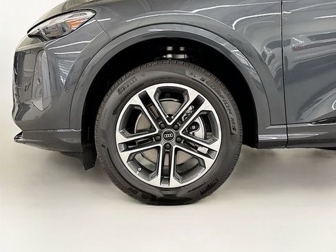 New 2026 Audi Q5 Premium image 23