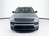 Used 2022 Jeep Compass Latitude image 2