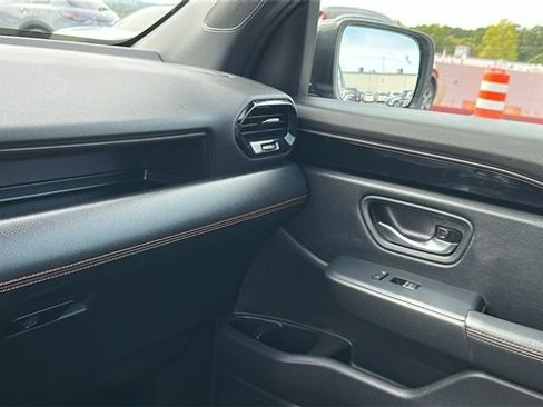 Used 2025 Honda Pilot TrailSport image 22