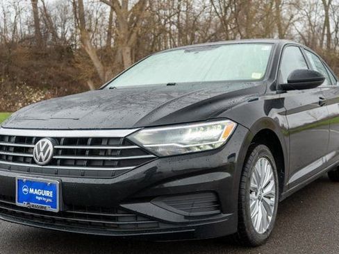 Used 2019 Volkswagen Jetta S w/ Driver Assistance Package FWD image 2