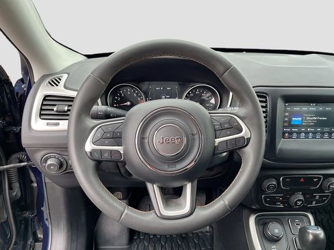 Used 2021 Jeep Compass Latitude image 11