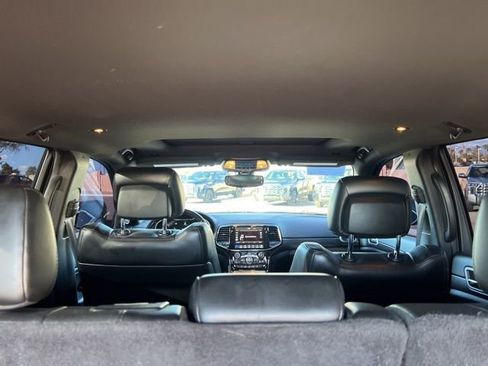 Used 2022 Jeep Grand Cherokee Laredo X image 16