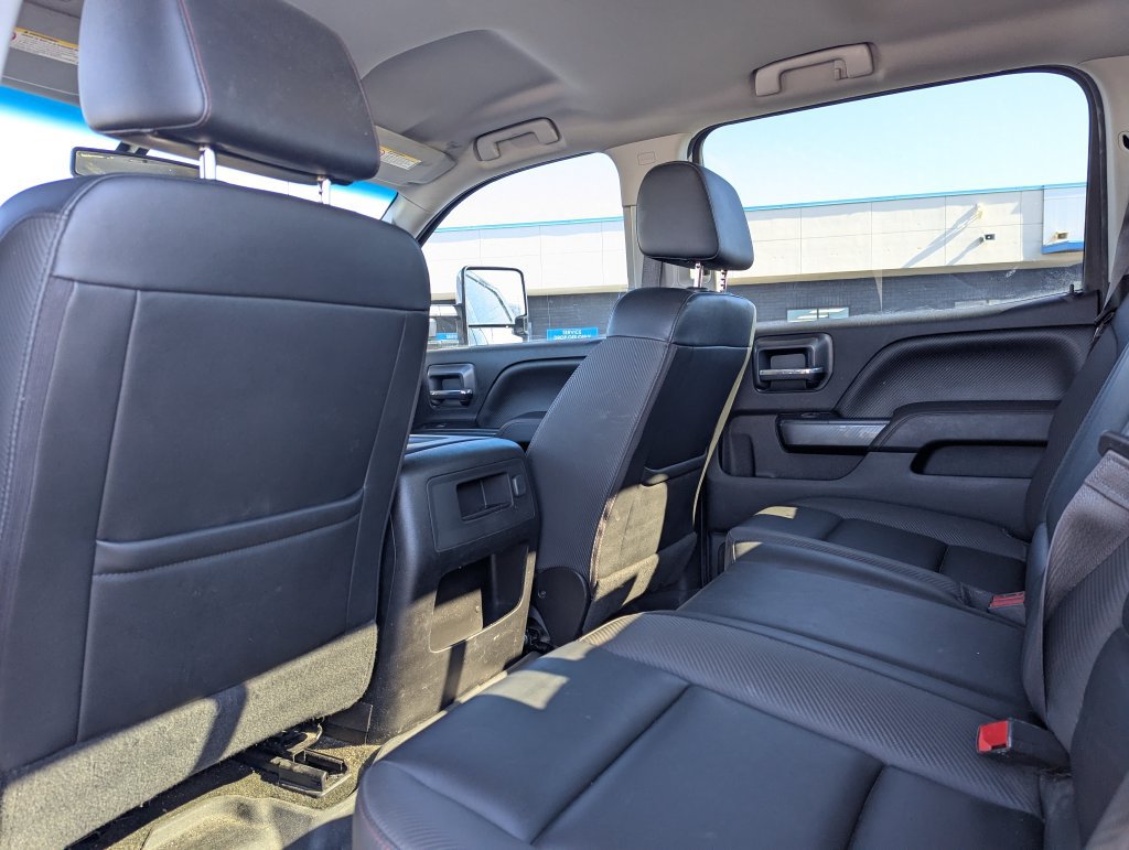 Used 2017 GMC Sierra 2500 SLT w/ All Terrain HD Package AWD/4WD image 27