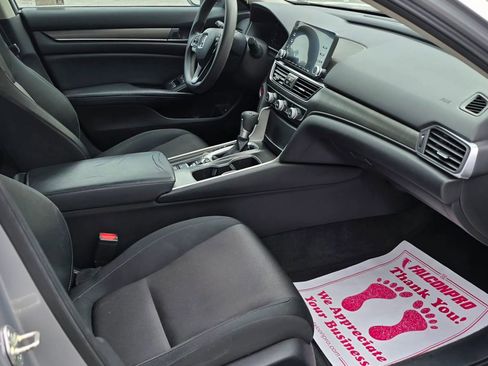 Used 2018 Honda Accord LX image 9