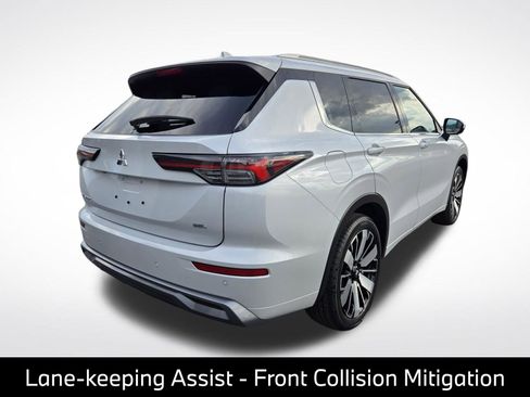 Used 2025 Mitsubishi Outlander SEL FWD image 9
