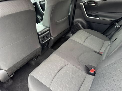 Used 2022 Toyota RAV4 XLE AWD/4WD image 25