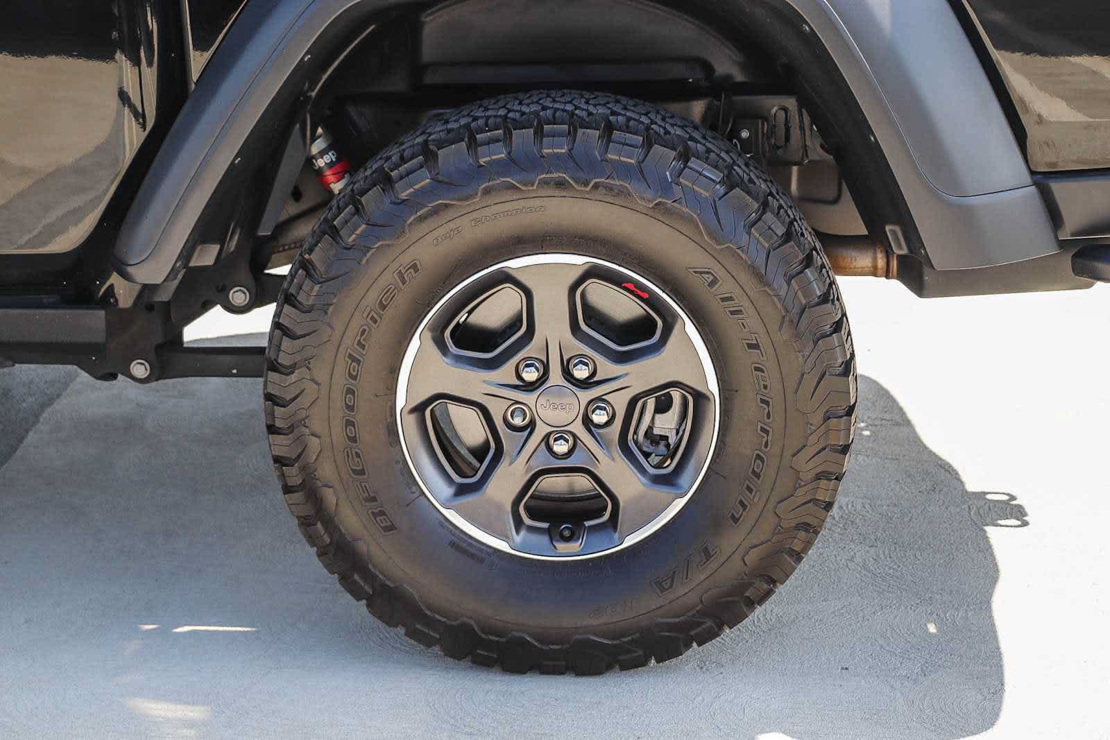 Used 2020 Jeep Gladiator Rubicon w/ Trailer Tow Package AWD/4WD image 7