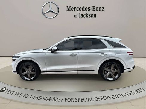 Used 2022 Genesis GV70 3.5T Sport w/ Sport Prestige Package AWD/4WD image 5