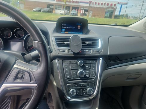 Used 2016 Buick Encore Convenience AWD/4WD image 2