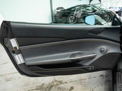 Used 2017 Ferrari 488 GTB RWD image 39