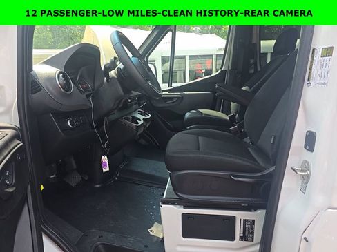 Used 2025 Mercedes-Benz Sprinter 2500 image 4
