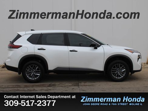 Used 2024 Nissan Rogue S image 1