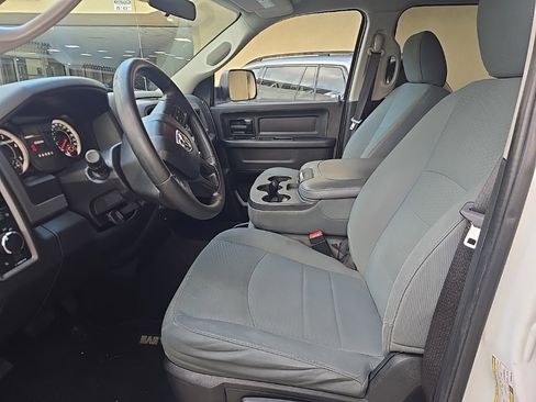 Used 2017 RAM 2500 Tradesman w/ Chrome Appearance Group image 4