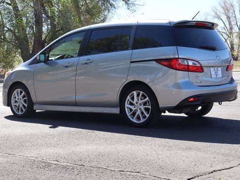 Used 2012 MAZDA MAZDA5 Touring w/ Moonroof & Audio Pkg image 7