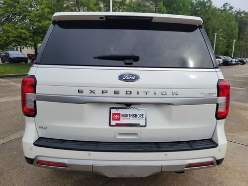 Used 2023 Ford Expedition XLT RWD image 4