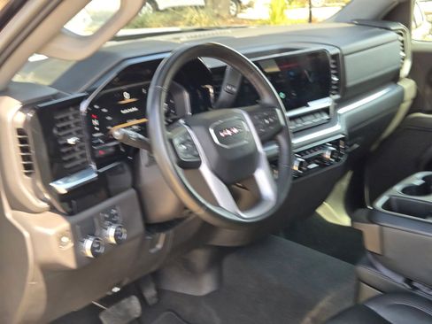 Certified 2024 GMC Sierra 1500 SLT image 10
