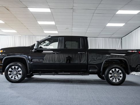 Used 2024 Chevrolet Silverado 2500 Custom image 5