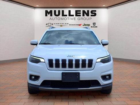 Used 2019 Jeep Cherokee Limited FWD image 2