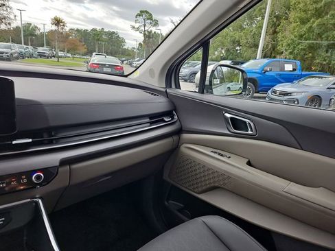 New 2026 Kia Carnival EX FWD image 10